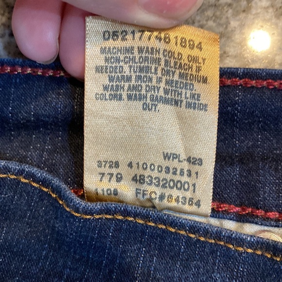 Levi’s perfectly slimming 548 capri jeans size 10​ - Picture 6 of 11